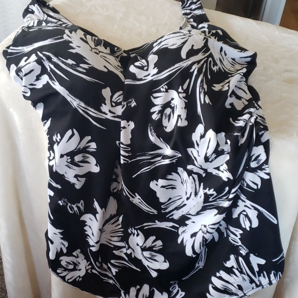 Beach Belle Other - Plus size women's black  and white swim suit